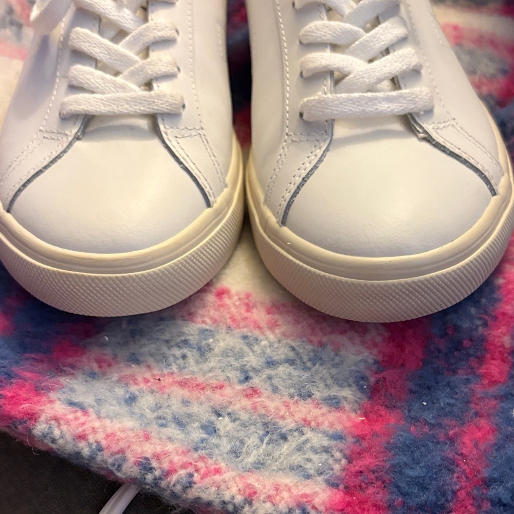 Veja Esplar Leather Sneakers - Picture 5 of 9